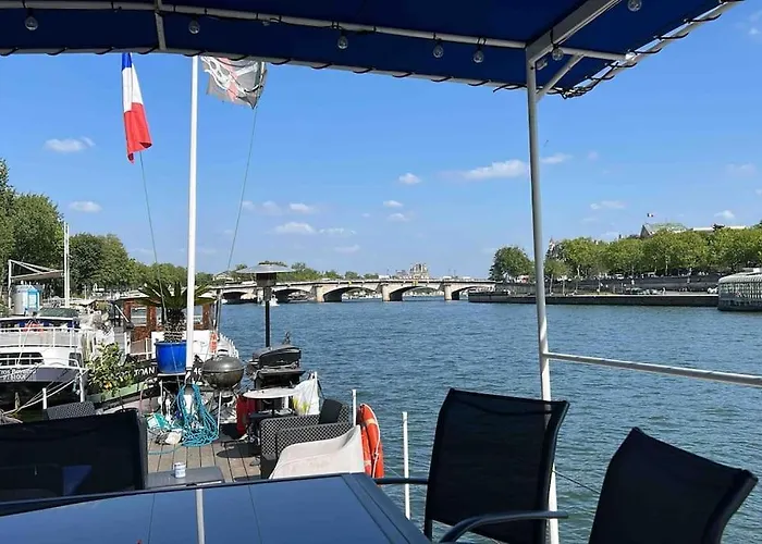 Peniche De Charme Au Pont Alexandre III